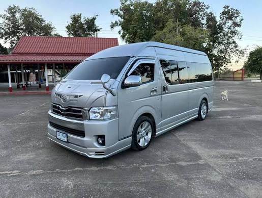 Toyota Commuter VIP